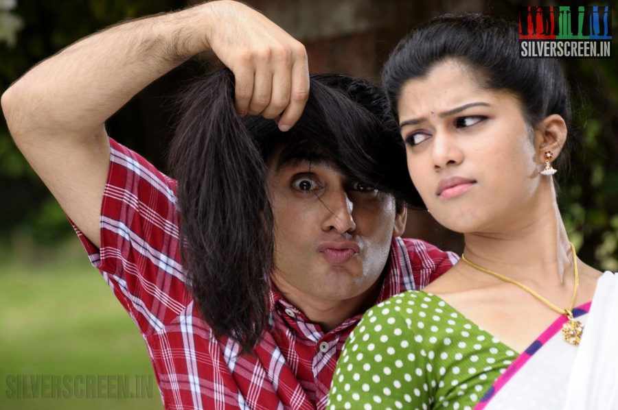 Nilaavukku 2 Seattu Movie Stills starring Dhuruv and Aarathya