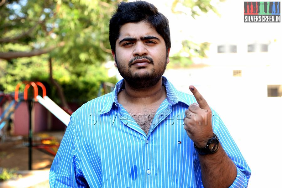 Actor Kuralarasan Rajendar votes in Lok Sabha Elections 2014