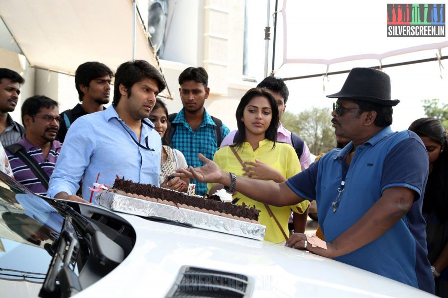 Kathai Thiraikathai Vasanam Iyakkam Working Stills with R Parthiepan, Amala Paul, Arya