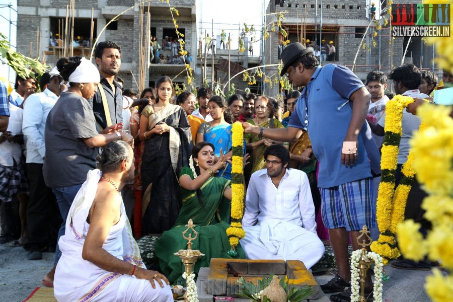 Kathai Thiraikathai Vasanam Iyakkam Working Stills with R Parthiepan, Amala Paul, Arya