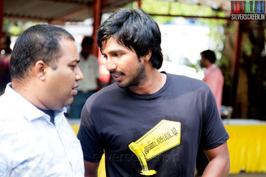 Actor Vishnu Vishal and Producer CV Kumar at the Mundasupatti Press Meet