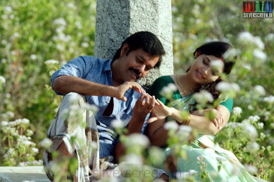 Actress Ishara and Milaga Natraj aka Natarajan Subramaniam in Sathuranga Vettai Movie Stills