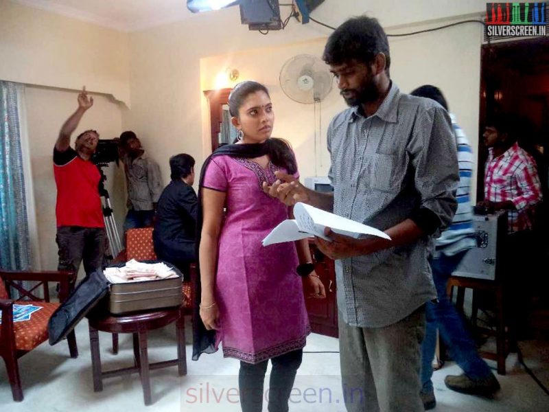 Ishara and Director H Vinoth in Sathuranga Vettai Movie Working Stills