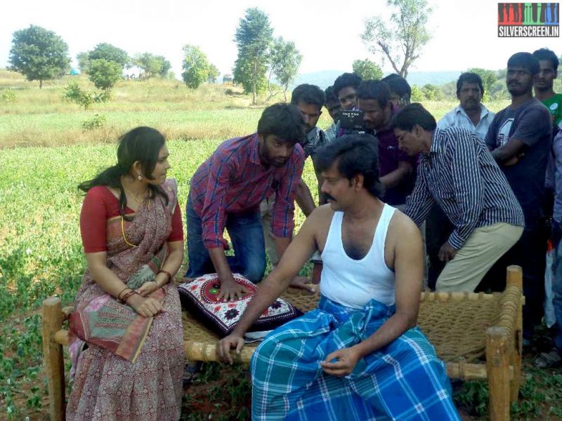 Ishara, Natarajan Subramaniam and Director H Vinoth in Sathuranga Vettai Movie Working Stills