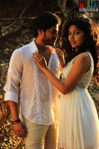 Samyuktha Hornad and Tejas in Un Samayal Arayil Movie Stills