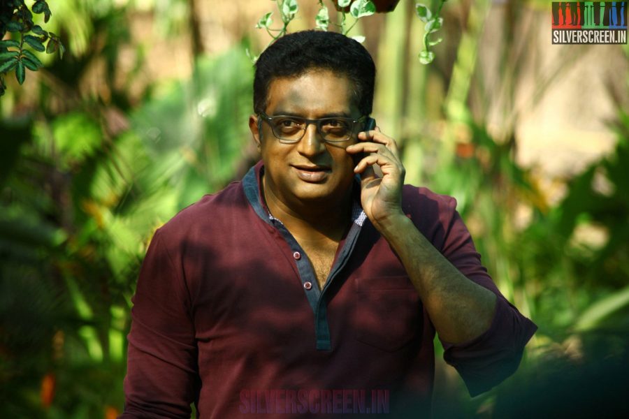 Prakash Raj in Un Samayal Arayil Movie Stills