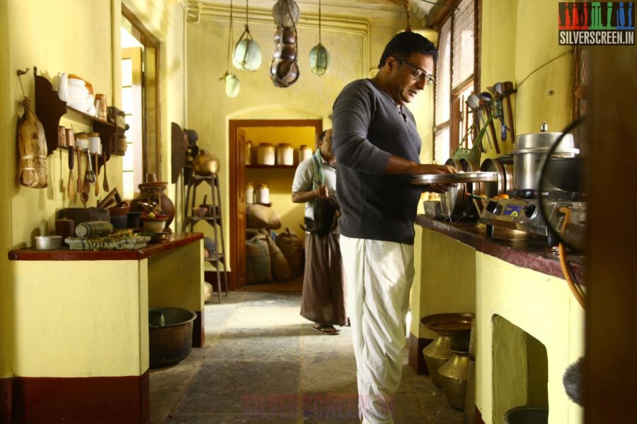 Prakash Raj in Un Samayal Arayil Movie Stills