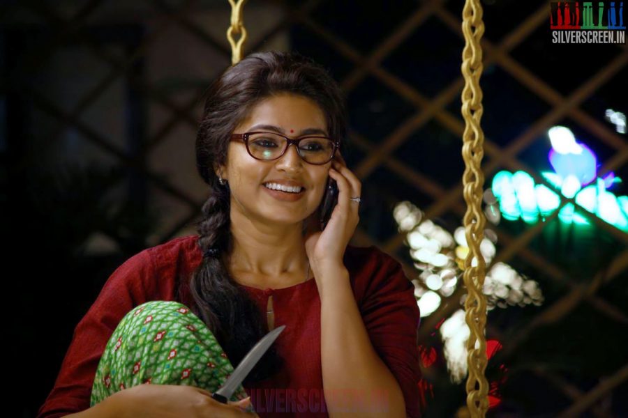 Sneha in Un Samayal Arayil Movie Stills