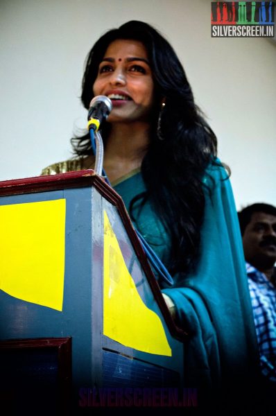 Unnal Mudiyum Penne Book Launch with Dhansika, Gayathrie and Iyshwarya Rajesh