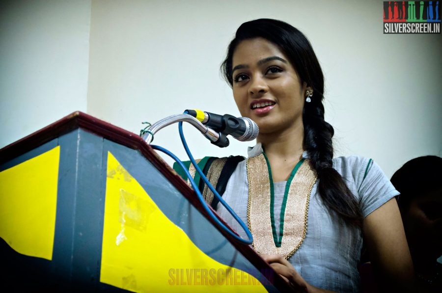 Unnal Mudiyum Penne Book Launch with Dhansika, Gayathrie and Iyshwarya Rajesh