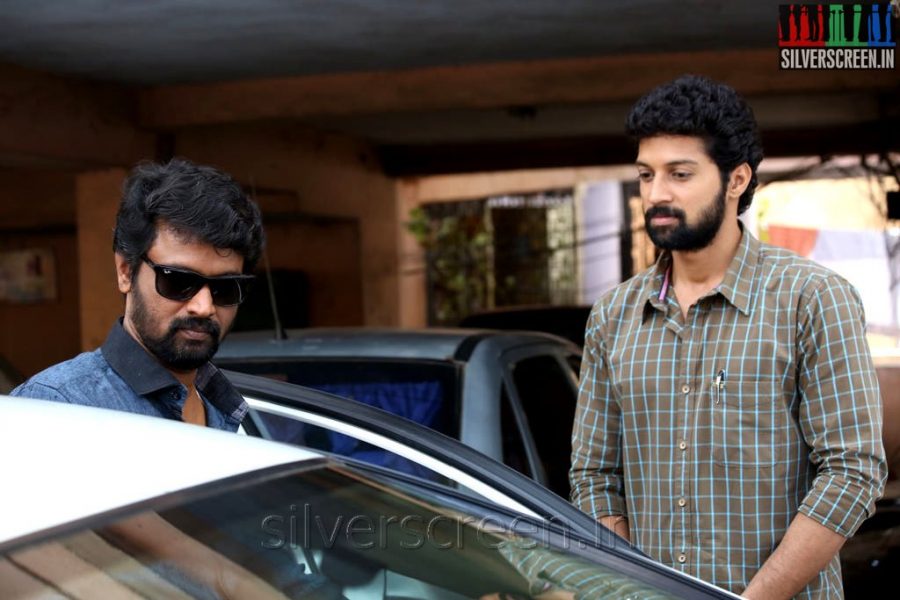 Cheran and Actor Santhosh in Kathai Thiraikathai Vasanam Iyakkam Movie Stills