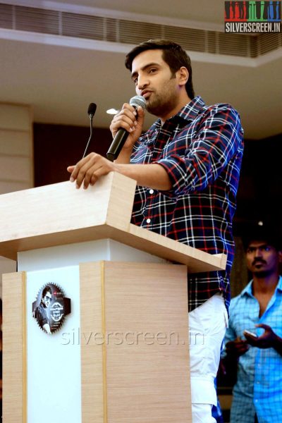 Comedian Actor Santhanam at the Vallavanukku Pullum Aayudham Press Meet