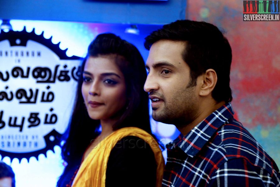 Comedian Actor Santhanam and Actress Ashna Zaveri at the Vallavanukku Pullum Aayudham Press Meet