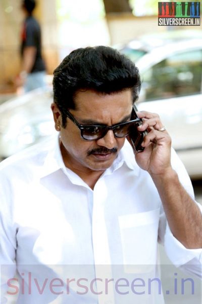 Sarathkumar offering condolences for Actress Meena's Father's Death