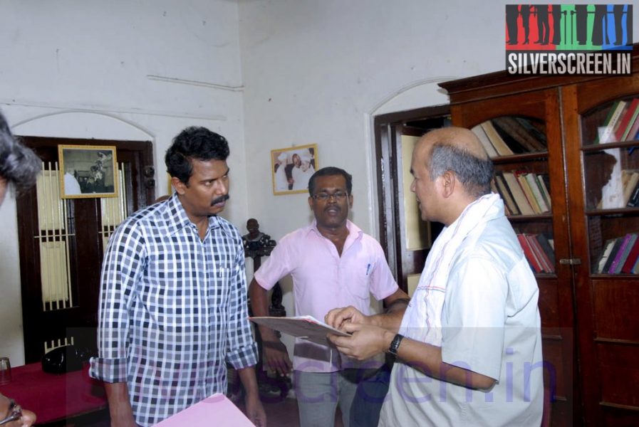 Director Samuthirakani in Kamaraj Movie Shooting Spot Stills