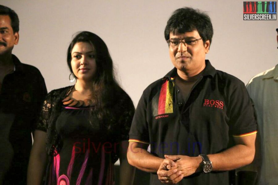 Actor Vivek and Actress Swetha at the Naan Thaan Bala Press Meet