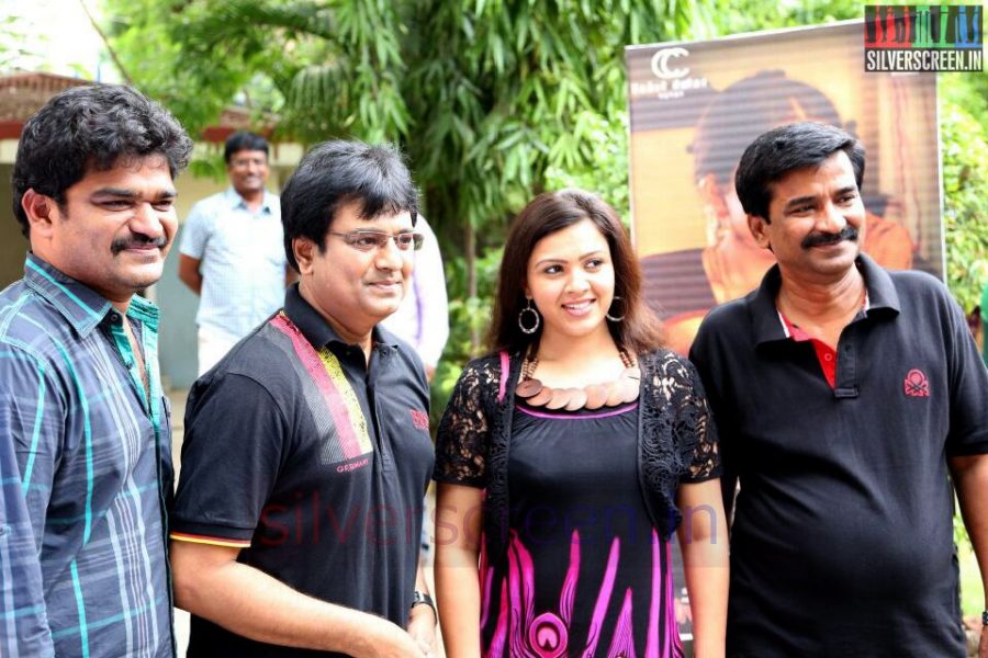 Actor Vivek, Actress Swetha, Cell Murugan, Director Kannan at the Naan Thaan Bala Press Meet