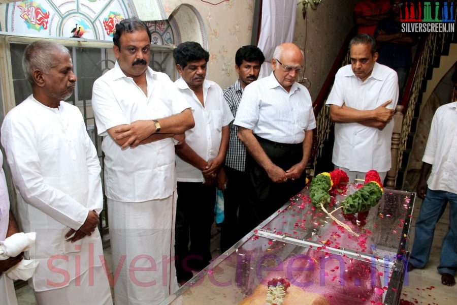 Music Director Ilaiyaraaja and Producer AVM Saravanan at Director Ramanarayanan's Funeral