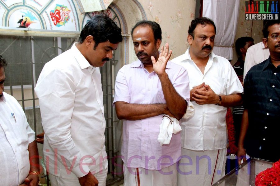 Actor RK at Director Ramanarayanan's Funeral