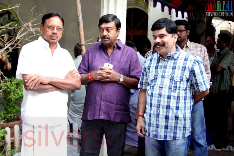 Actor Powerstar Srinivasan at Director Ramanarayanan's Funeral