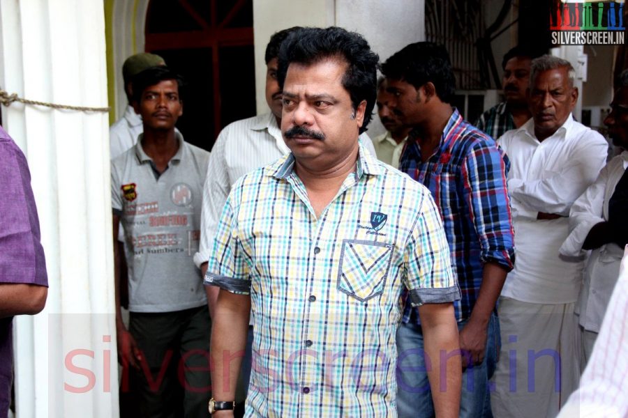 Actor R Pandiarajan at Director Ramanarayanan's Funeral