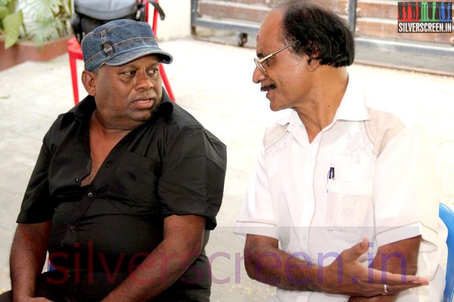 Actor Senthil at Director Ramanarayanan's Funeral