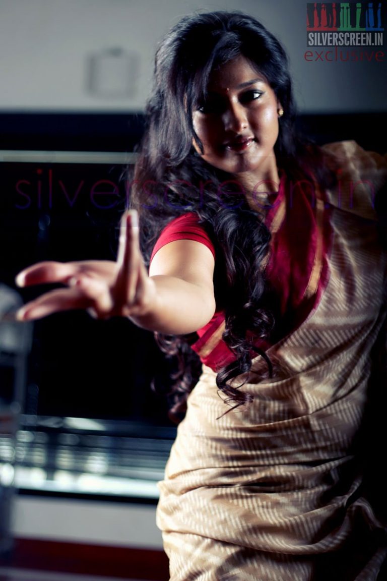 Exclusive Gayathri Raguram Photoshoot Silverscreen India