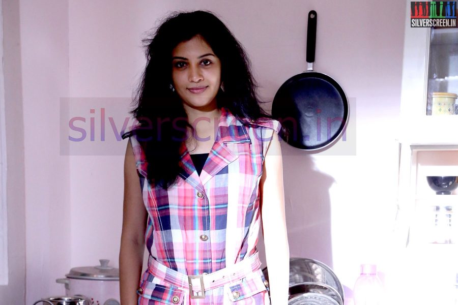 Actress Shivada Nair at Zero Movie Shooting Spot (Or On Location) HQ Stills