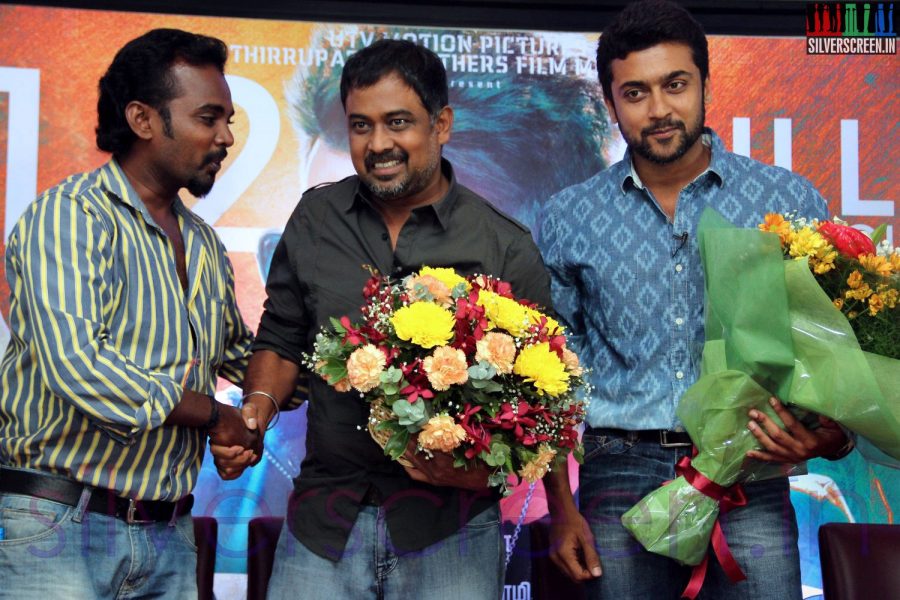 Actor Suriya and Director Lingusamy at Anjaan Teaser Success Meet