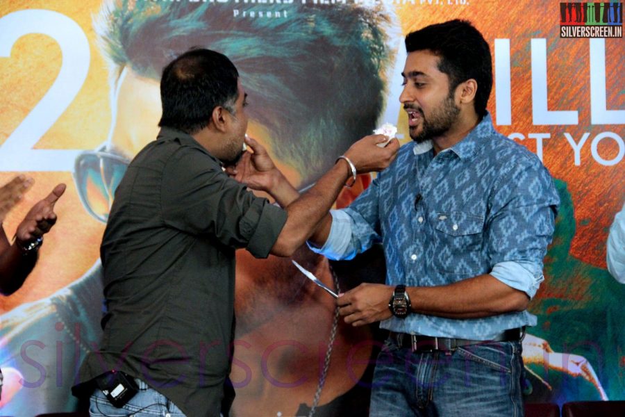 Actor Suriya and Director Lingusamy at Anjaan Teaser Success Meet