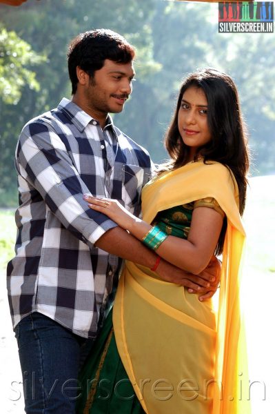 Actor Kevin and Actress Preethi Vij in Enna Pidichirukka Movie Stills