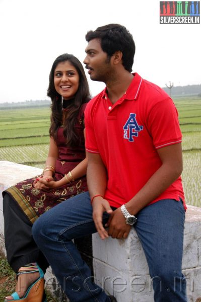 Actor Kevin and Actress Preethi Vij in Enna Pidichirukka Movie Stills
