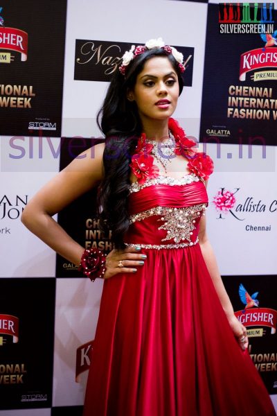 Actress Karthika Nair fierce hot in red at CIFW 2014 Day 3 - Chennai International Fashion Week