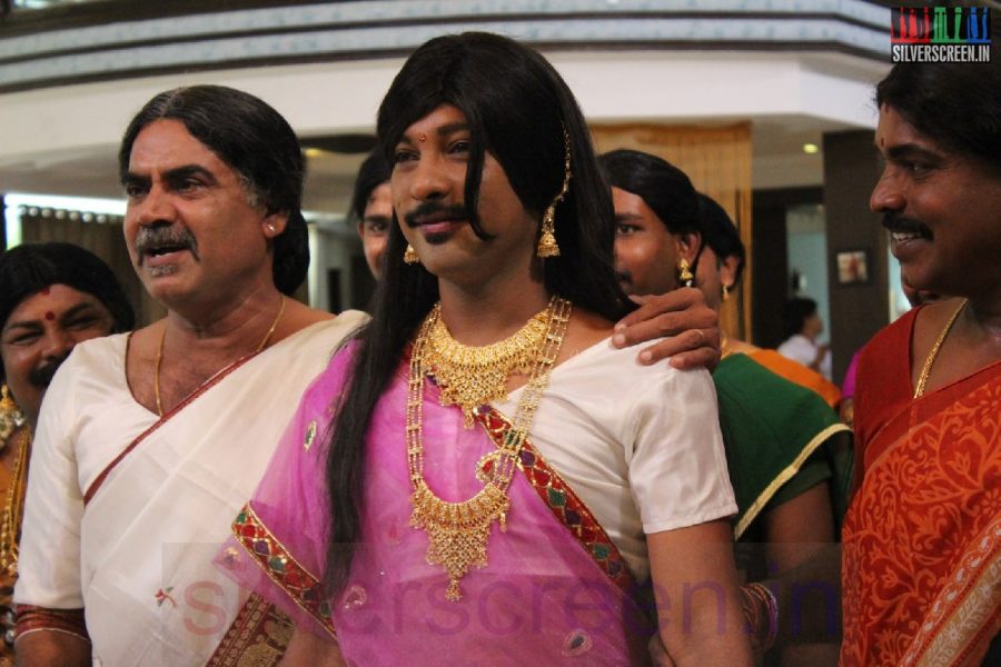 Actor Thalaivasal Vijay in Laddukkul Boondhi Boondhi (Or Lattukul Poondhi Poondhi) Movie Stills