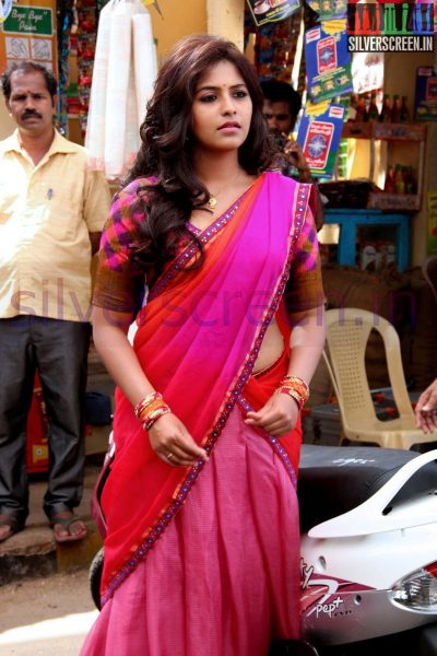 Actress Anjali at Lakshmi Movie Makers Production No.27 (Or Jayam Ravi Suraj Untitled Film)