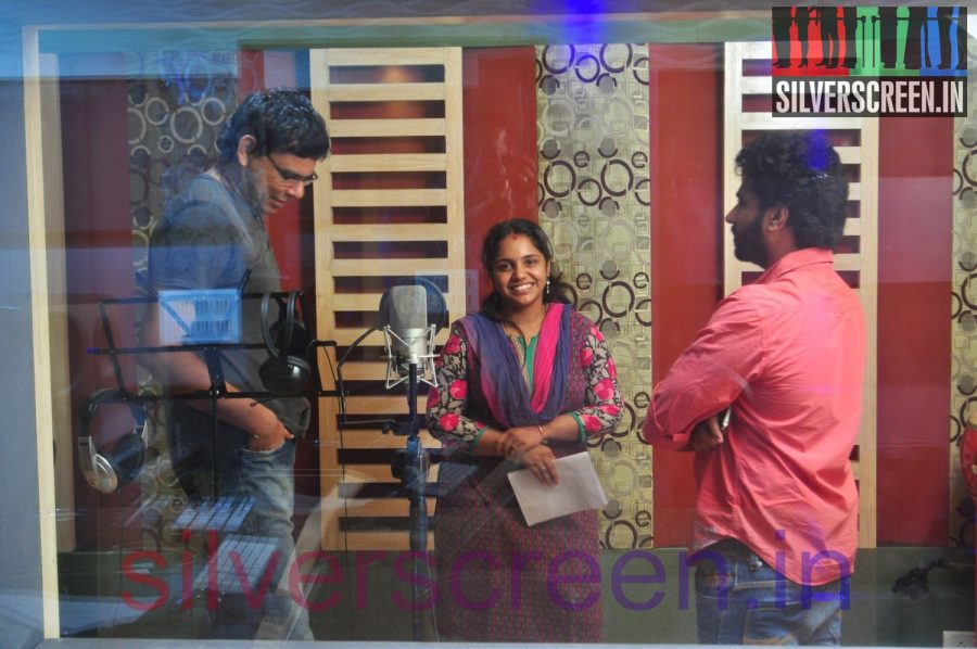 Actor Rajashanthru, Singer Saindhavi and Music Director C Sathya in Making of Madhu Maadhu Soodhu Song