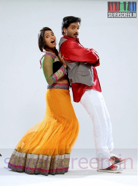 Actor Mirchi Senthil and Actress Ishara in Pappali Movie Stills