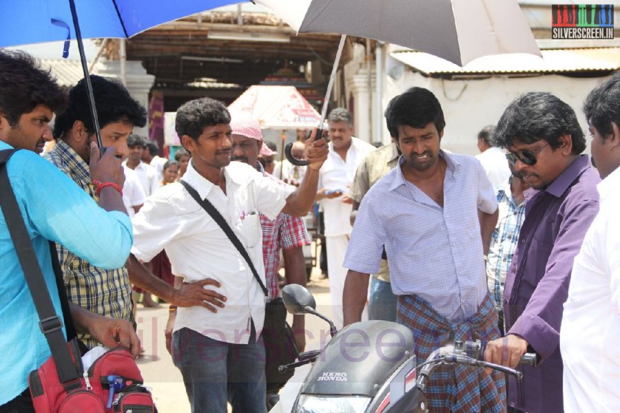 Director SP Rajkumar and Actor Soori in Pattaya Kelappanum Pandiya Movie Stills