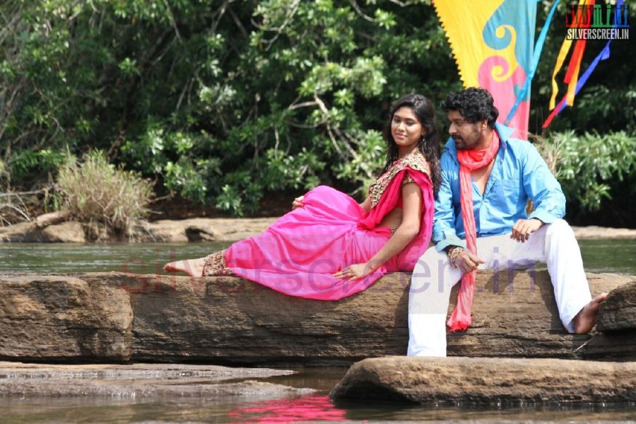 Actor Vidharth and Manisha Yadav in Pattaya Kelappanum Pandiya Movie Stills
