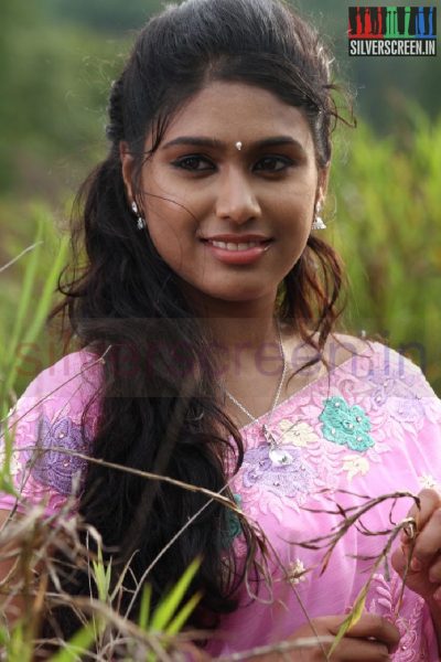 Actress Manisha Yadav in Pattaya Kelappanum Pandiya Movie Stills