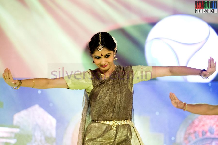 Puthiyathalaimurai (Puthiya Thalaimurai) Tamizhan Awards 2014
