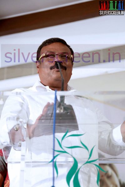 Actor Ilavarasu at Sathuranga Vettai Press Meet