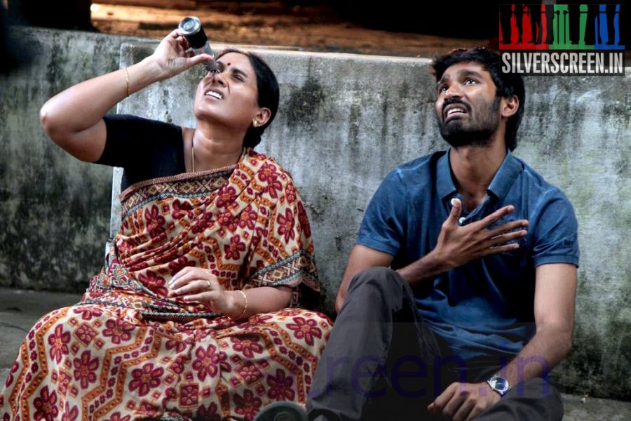 Actor Dhanush and Actress Saranya Ponvannan in Velaiyilla Pattathari Movie Stills