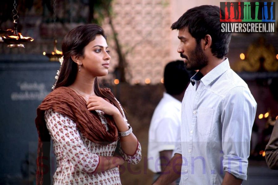 Actor Dhanush and Actress Amala Paul in Velaiyilla Pattathari Movie Stills