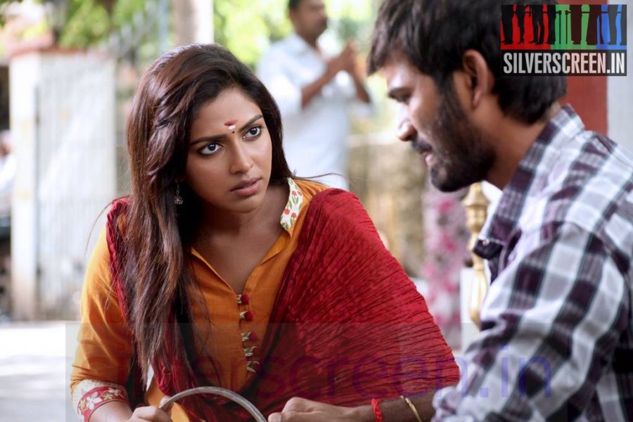 Actor Dhanush and Actress Amala Paul in Velaiyilla Pattathari Movie Stills