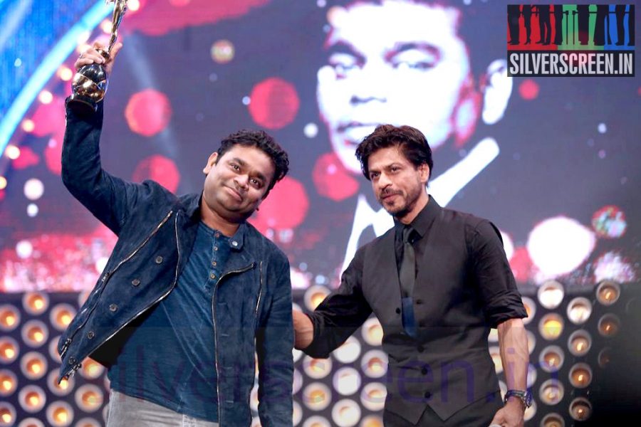 Music Director AR Rahman and Actor Shahrukh Khan at Vijay Awards 2014 Event