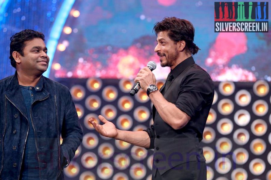 Music Director AR Rahman and Actor Shahrukh Khan at Vijay Awards 2014 Event