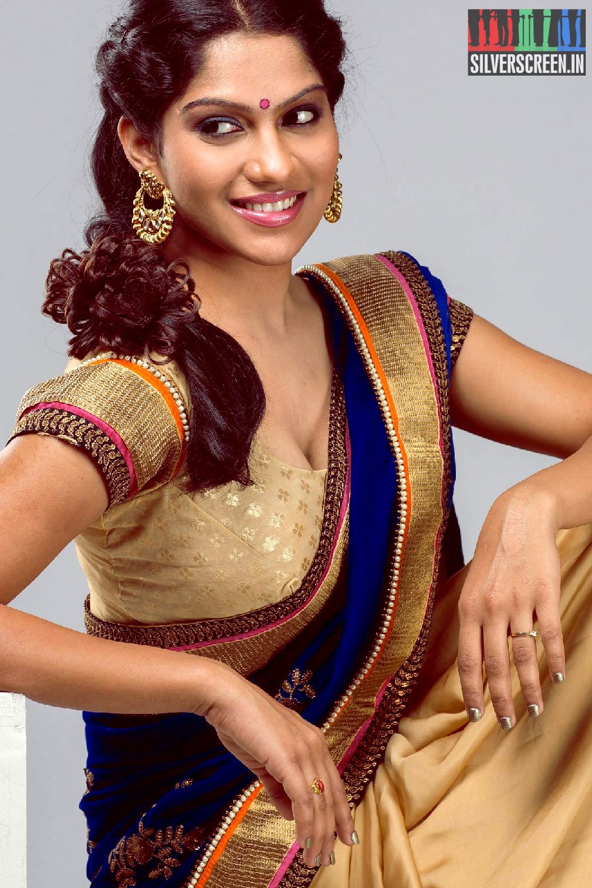 Actress Swasika Photoshoot Stills | Silverscreen India