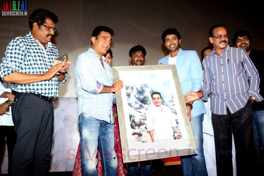 ap-shreethar-paintings-at-sigaram-thodu-audio-launch-event-stills-004