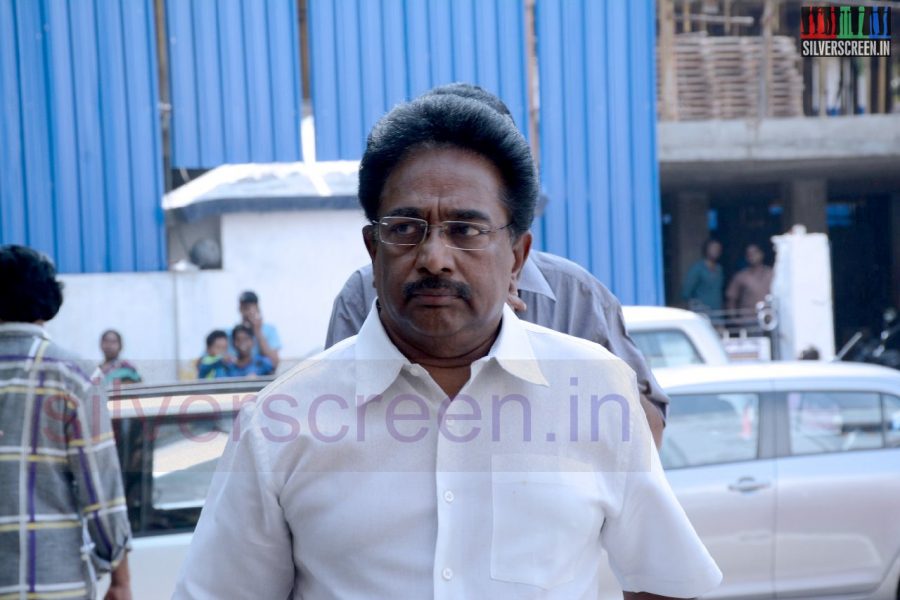 celebrities-k-balachander-son-bala-kailasam-funeral-stills-042